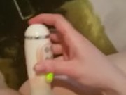 Masturbation matinale avec mon jouet