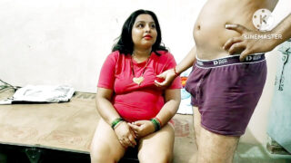 Madrastra india madura de 18 años recibe una follada anal dura con una gran polla