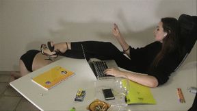 FemaleBossInTheOffice (WMV)