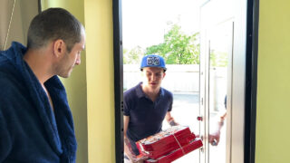 フェラチオ, 射精, カップル, 生ハメ, 老人と若者, パパ &#8211; 若いロシア人アレックス・タナーとベン・ハラーが巨根でアナルファック