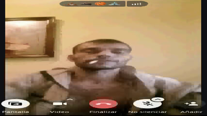 El seor Tramas se est masturbando