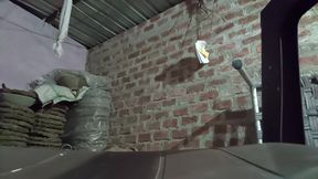 Charon taraf dekh Kar hi hai mere ko video banana pad raha hai