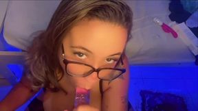 ligou a web cam e tocou siririca