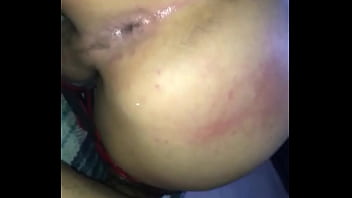 Me como la verga de mi amigo maduro a centones  y me rompe el culo a nalgadas  ?