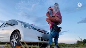putaria na beira da estrada casal de namorados fudendo em cima do carro