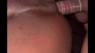 Casal da preta gostosa chama dois irmã pra um DP na casa de swing