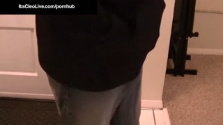 Cam Queen Its Cleo Sucks Pizza Guy's Cock &amp; Licks His Balls!