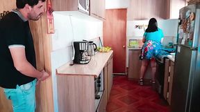 My stepmother is very sexy when she cooks, I couldn'_t resist fucking her in the kitchen.