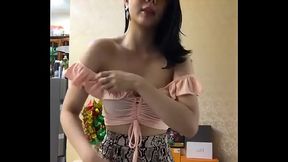 Bigo Live Stream Show H&agrave_ng khi&ecirc_u d&acirc_m, r&ecirc_n cực ph&ecirc_