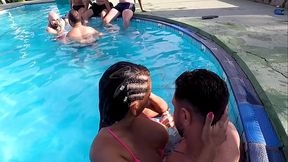 A putaria rolou solta e eu dei gostoso. Fiz um gangbang com 7 homens.