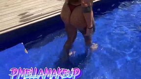 fizemos uma suruba gostosa na piscina com tres machos dei muito meu bucetao