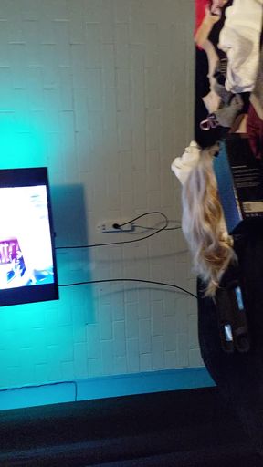 Crossdresser fucks dildo