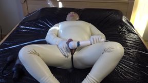Latex Danielle cum slave cum!