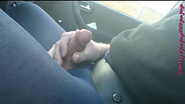 Nylonjunge in Blauer Feinstrumpfhose im Auto 2 ** FAN Video 12 **
