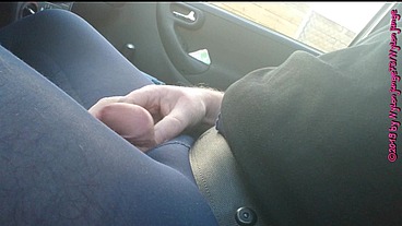 Nylonjunge in Blauer Feinstrumpfhose im Auto 2 ** FAN Video 12 **