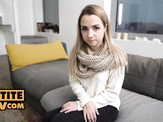 POV - Troubled teen Mona Blue seeks raunchy therapy