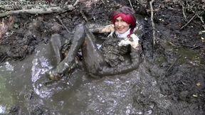 Messy Trap Cosplay Lover Maki Bride Soiling Her Dress And Masturbating In The Mud