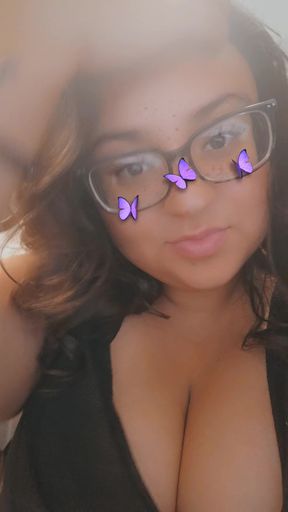 LATINA MILF WITH NATURAL BIG TITS