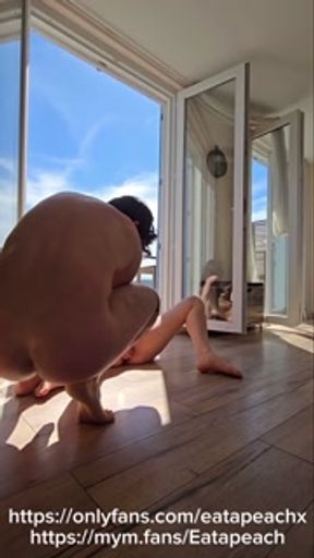 DOGGY, FACIAL AND SQUIRT FACING THE SEA