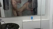 Sexo en la ducha grita de placer al sentir mi polla dura