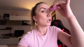 Italian MILF gives best blowjob and nipple suck to her stud