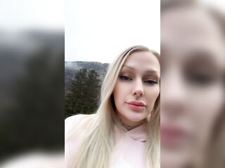Blond angel smokin' outside in Norway - @OgYennefer