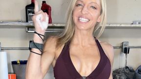 Lora Cross Chin Up Max with Flexing