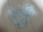 水色のパンティーに精液ぶっかけ！