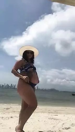 MiaSalaz video