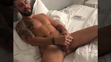 Mathieu Ferhati est un chaud lapin - Gaysight.com