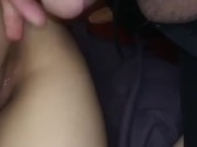 لقطة مقرّبة لإيلاج عميق لفتاة عذراء تبلغ من العمر 18 عامًا🇾🇪💦🔥