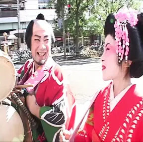 P135G05 The Good Times of the Showa Era! Betting everything on a chindon shop!? A slightly erotic sensual drama between a man and a woman!