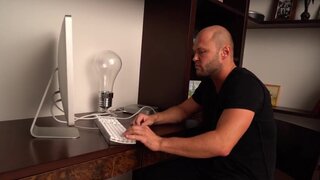 Pale brunette babe is going to get fucked in cowgirl