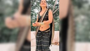 ????TRAIN TOILET TAMIL BHABHI Tamil housewife cowgirl Jennifer fuck very hard