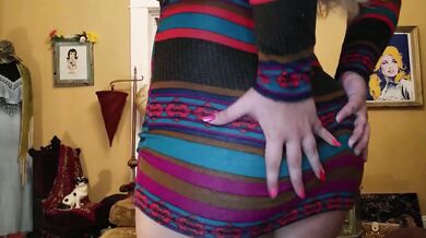 Kyla Bloom shakes her chubby PAWG ass in skin tight dress