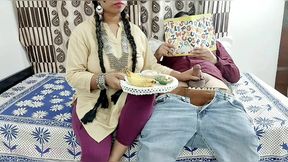 60 साल के बूढ़े आदमी ने अपनी छोटी बहु के साथ नाजायज संबंध बनाए । साफ हिंदी आवाज़ में ।