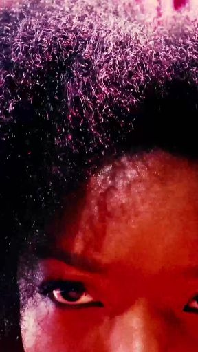 I Smash Hot Ebony Munro Blaxx in Fishnet Stockings