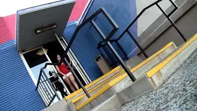 Businesswoman MILF seduces her young intern for hot sex