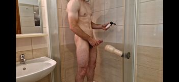 Fitness guy solo jerking in shower with huge cum