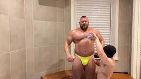 Oily muscle worship after the gym