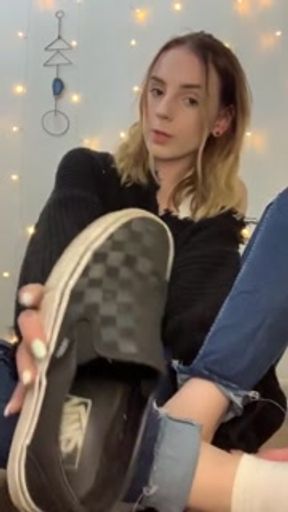 Smell my dirty white socks and vans with me