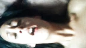 abriendo de patas a la nueva muchacha de limpieza.