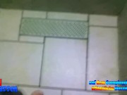 Auf dem Campingplatz in die öffentliche Dusche gepisst