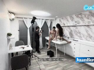 Juan Bustos VOYEUR #01 Karolin Gomezxx & Millan Rodriguez - detras del porno