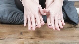 Foot Worship: Erotic Oil Massage of Sexy Legs & Toes by [Actor's Name]