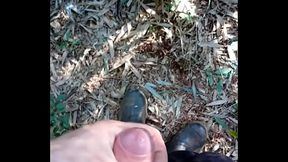 Gozando no mato em hor&aacute_rio de trabalho