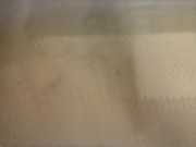 EXHIB #1 : je me touche dans les vestiaires de mon taf (presque surpris)!