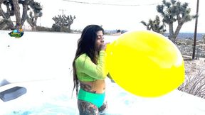 Cinthya Blow Pops in the Jacuzzi HD WMV (1920x1080)