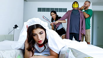 Freeuse Camp Counselor Keeps His Girls Safe from The Serial Killer - Fuckanytime