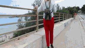 Walk by the sea with a cigarette MP4(1280x720)FHD